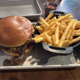 Special menu item smash burger. Amazing!!! Special menu item smash burger. Amazing!!!