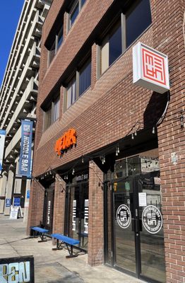 Mẹcha Noodle Bar by null