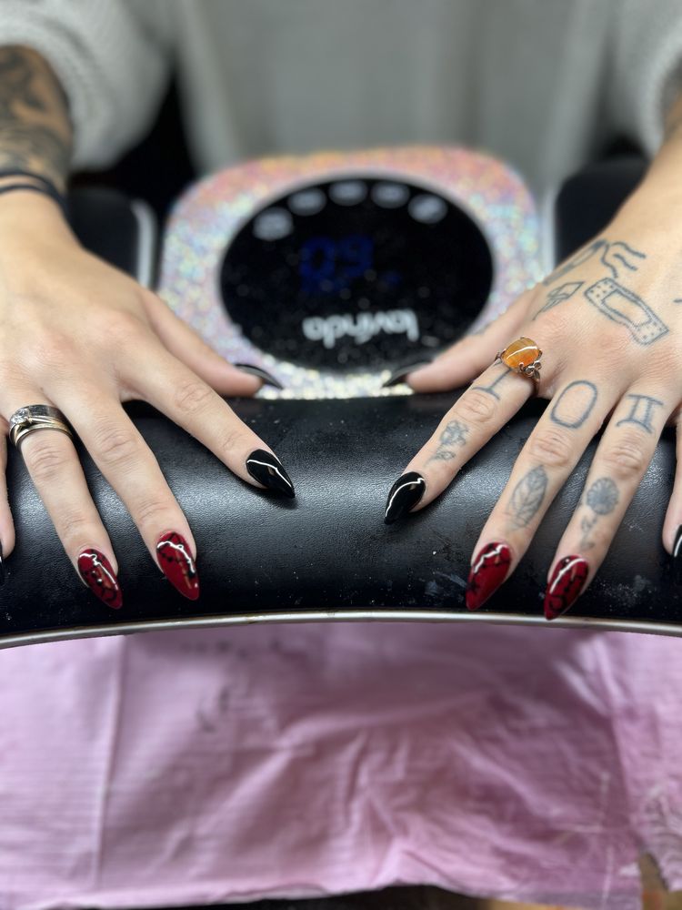 Lonestar Nails Logo