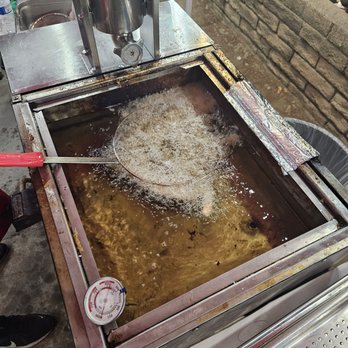 Sweet Churros - Frying My Churros - Desserts Near Me Sweet Churros - Frying My Churros - Desserts Near Me