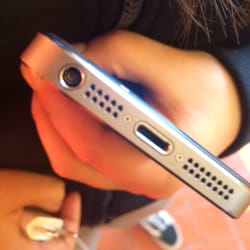 The Phone House - ahí el plug dentro del aux
