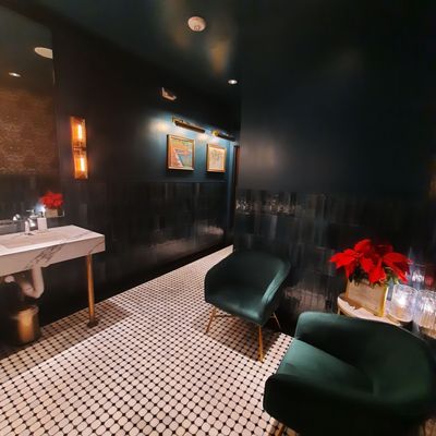 Granger's Restaurant & Bar by null