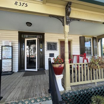 Half Past Moon Coffee Buzz - Coffee & Tea Near Me - Marshall, Virginia Half Past Moon Coffee Buzz - Coffee & Tea Near Me - Marshall, Virginia