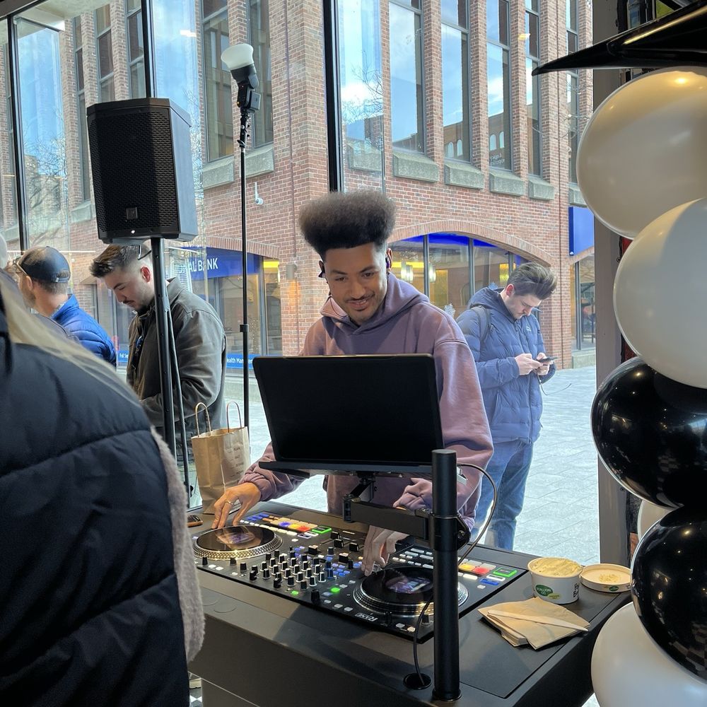 PopUp Bagels - DJ - Bagels Near Me - Boston, Massachusetts