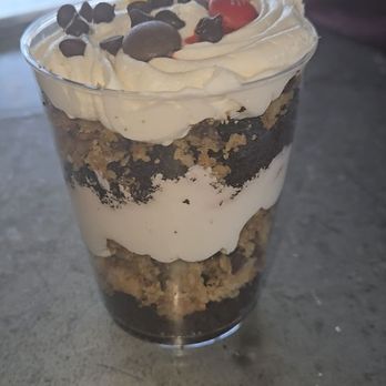 Desserts Etc  - Granola Cake Cup M&M - Desserts Near Me - Hershey, Pennsylvania
