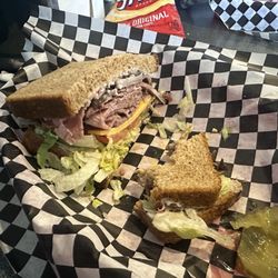 Deidra's Deli - My Angus served with the all-important dill pickle slices.