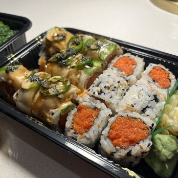 Easton Asian Bistro - Dancing Tuna Roll, Spicy Crunchy Tuna Roll - Chinese Near Me - Easton, Pennsylvania Easton Asian Bistro - Dancing Tuna Roll, Spicy Crunchy Tuna Roll - Chinese Near Me - Easton, Pennsylvania