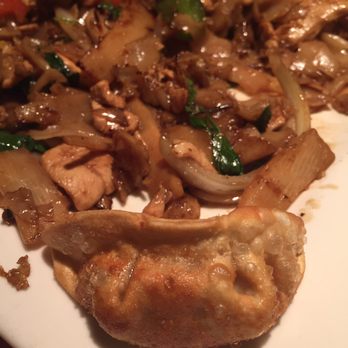 Khun Thai - Drunken noodles and potstickers - Thai Near Me - Brookings, Oregon