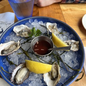 Schooners Monterey - Half dozen oysters! - Seafood Near Me - Monterey, California Schooners Monterey - Half dozen oysters! - Seafood Near Me - Monterey, California
