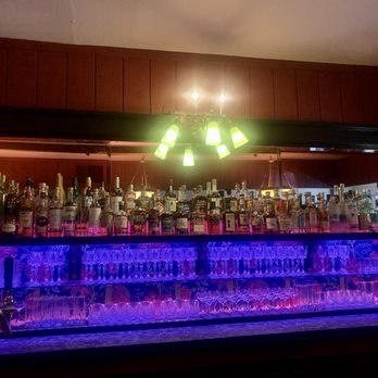 The Klondike Tavern - Bar area - New American Near Me - St Helens, Oregon