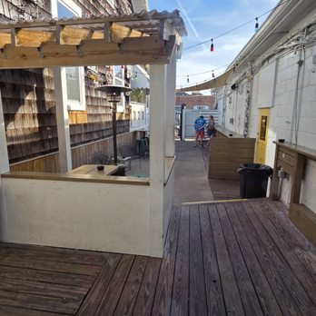 Pete’s Bar - Yet more outdoor space - Bars Near Me - Neptune Beach, Florida