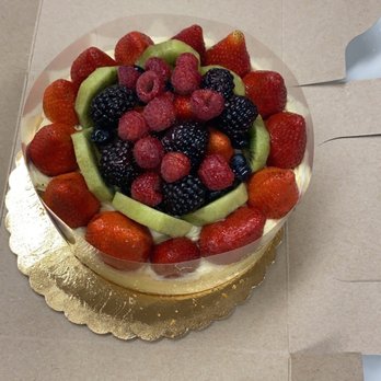 Dortoni Bakery - Cheesecake with Fruit - Bakeries Near Me - Port Jefferson, New York