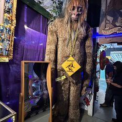 Freakybuttrue Peculiarium