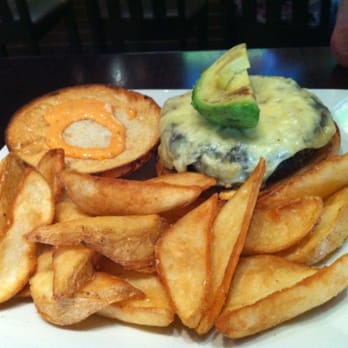Cask 'n  Flagon - Delicious veggie burger - American Near Me - Marshfield, Massachusetts