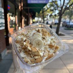 Wonderland Bake Shop - Banana pudding