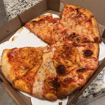 Davila's Pizza - Oslo - Medium cheese pizza - Pizza Near Me - Vero Beach, Florida Davila's Pizza - Oslo - Medium cheese pizza - Pizza Near Me - Vero Beach, Florida