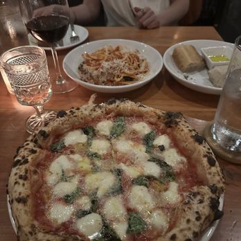 Louie - Margherita pizza - Italian Near Me - Clayton, Missouri Louie - Margherita pizza - Italian Near Me - Clayton, Missouri