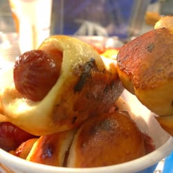 Auntie Anne's - Mininpretzel dogs