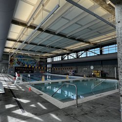 Balboa Swimming Pool - Great pool! Took this photo before the scheduled time started.