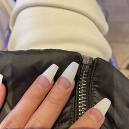 I don't even have words for this.. How hard is to screw up a french manicure? I don't even have words for this.. How hard is to screw up a french manicure?