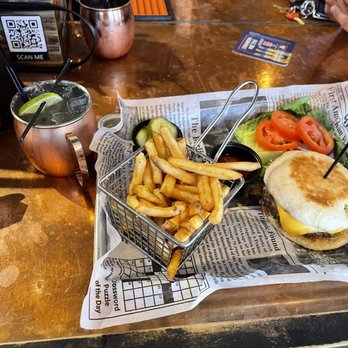 The Trestle - Happy Hour Trestle Burger & Moscow Mule - Cocktail Bars Near Me - Astoria, New York The Trestle - Happy Hour Trestle Burger & Moscow Mule - Cocktail Bars Near Me - Astoria, New York