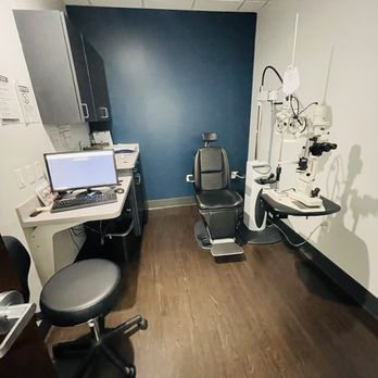 Florida Eye Clinic of Orlando - Exam room - Optometrists Near Me - Orlando, Florida