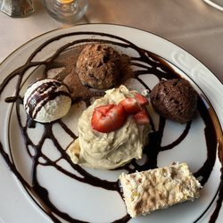 Il Portico Ristorante - The dessert sample was delightful