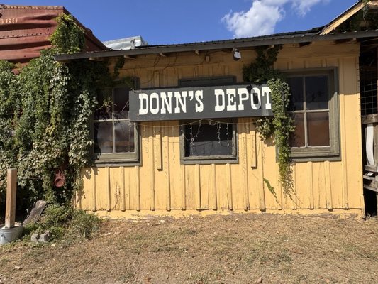 Donn's Depot by null