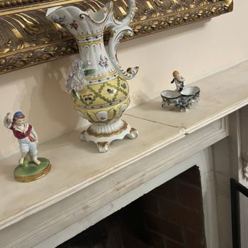 Wedmore Place - Fireplace - Hotels Near Me - Williamsburg, Virginia