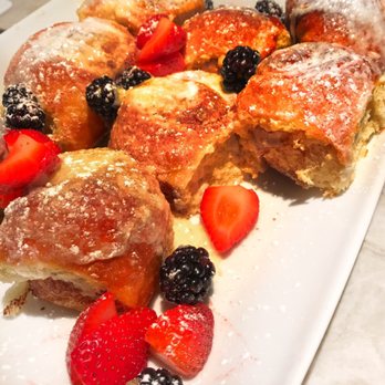 Roanoke - Cinnamon rolls - Cocktail Bars Near Me - Chicago, Illinois Roanoke - Cinnamon rolls - Cocktail Bars Near Me - Chicago, Illinois