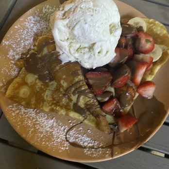 Demetres Downtown Markham - Desserts Near Me - Markham, Ontario