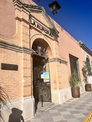 Fabrica la Aurora by null