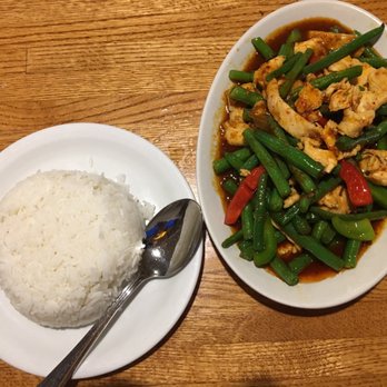 Nisa's Thai Kitchen - Pad Prik Khing with chicken - Thai Near Me - Warrenton, Oregon Nisa's Thai Kitchen - Pad Prik Khing with chicken - Thai Near Me - Warrenton, Oregon