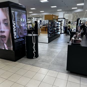 Macy's - Department Stores Near Me - Coral Springs, Florida
