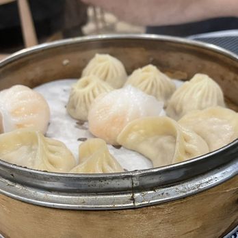 Nono HK - Different dumplings including xiao long bao - Lisbon, 11