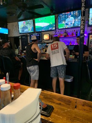 Mulligans Sports Bar 21+ by null