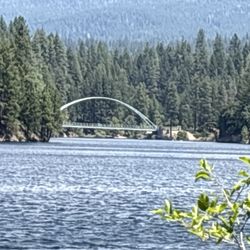 Lake Sisikyou Beach - Bridge on Lake Siskiyou