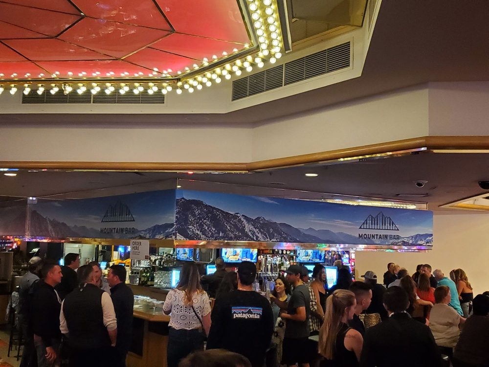 DUELING PIANOS AT HARVEYS LAKE TAHOE Updated October 2024 16 Photos