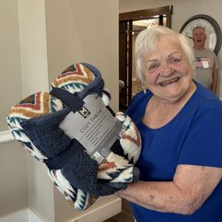 StoneCreek of North Richland Hills - Resident winning a door prize