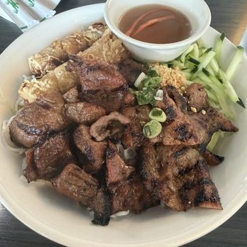 My Lan Bistro - Pork & eggroll vermicelli bowl - Vietnamese Near Me - Fort Worth, Texas My Lan Bistro - Pork & eggroll vermicelli bowl - Vietnamese Near Me - Fort Worth, Texas