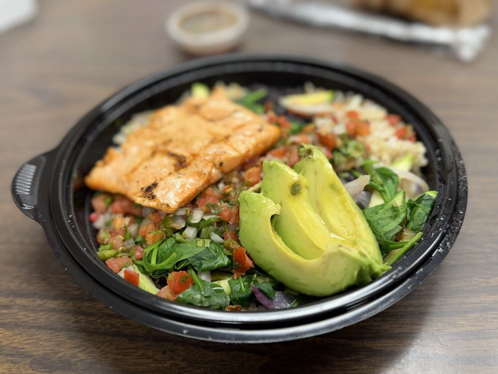 Sharky's Woodfired Mexican Grill — Mexican restaurant in Tarzana