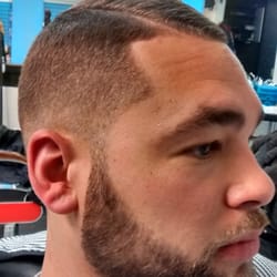 J & R Hair Service - Thin fade , comb over ,razor sharp line up