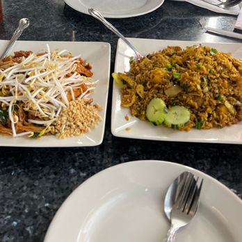Tony Thai Restaurant - Pad Thai and pineapple fried rice! - Thai Near Me - Houston, Texas Tony Thai Restaurant - Pad Thai and pineapple fried rice! - Thai Near Me - Houston, Texas