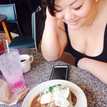 220 Grille - Kalua pig loco moco - Asian Fusion Near Me - Honolulu, Hawaii