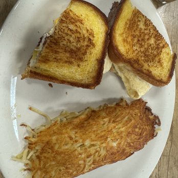Arnie’s Cafe - Breakfast Sandwich with egg whites and Hash Browns - Breakfast & Brunch Near Me - Reno, Nevada Arnie’s Cafe - Breakfast Sandwich with egg whites and Hash Browns - Breakfast & Brunch Near Me - Reno, Nevada