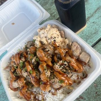 Da Bald Guy - Pan-Fried Poke Vietnamese cold brew - Food Trucks Near Me - Kahuku, Hawaii