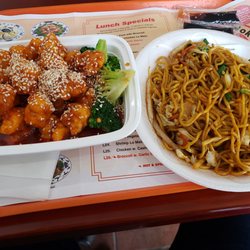 Chen's Wok - Sesame chicken and lo mein