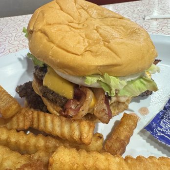 Starlite Diner - Bacon Cheeseburger - Diners Near Me - Daytona Beach, Florida Starlite Diner - Bacon Cheeseburger - Diners Near Me - Daytona Beach, Florida