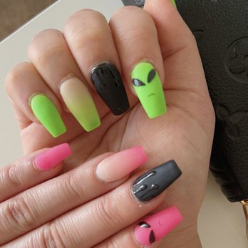 Elite Nails & Spa - Pink and green alien nails for a space themed festival I'm going to! - Nail Salons Near Me - Grapevine, Texas