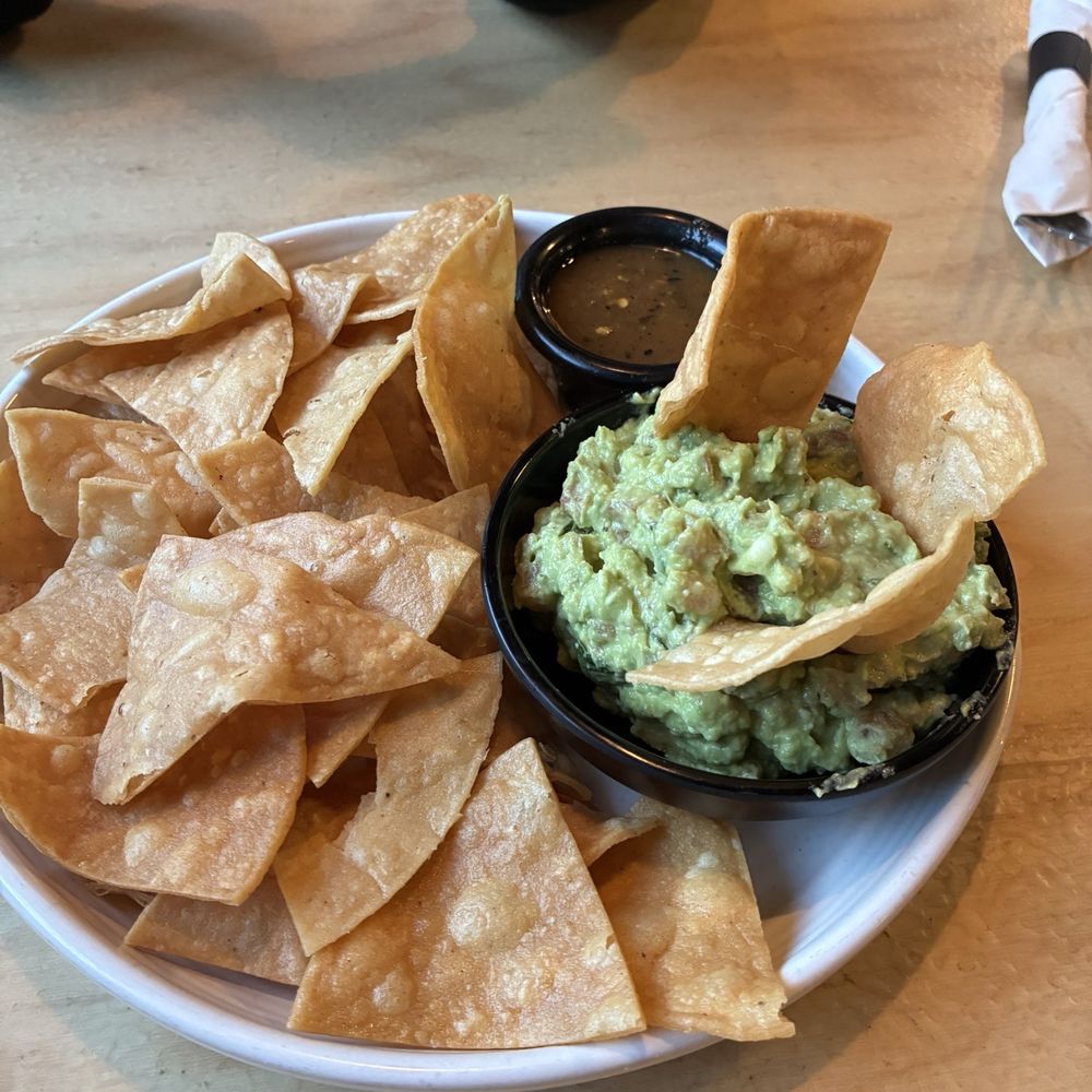 El Camaron RWC - Guacamole & Chips - Mexican Near Me - Redwood City, California